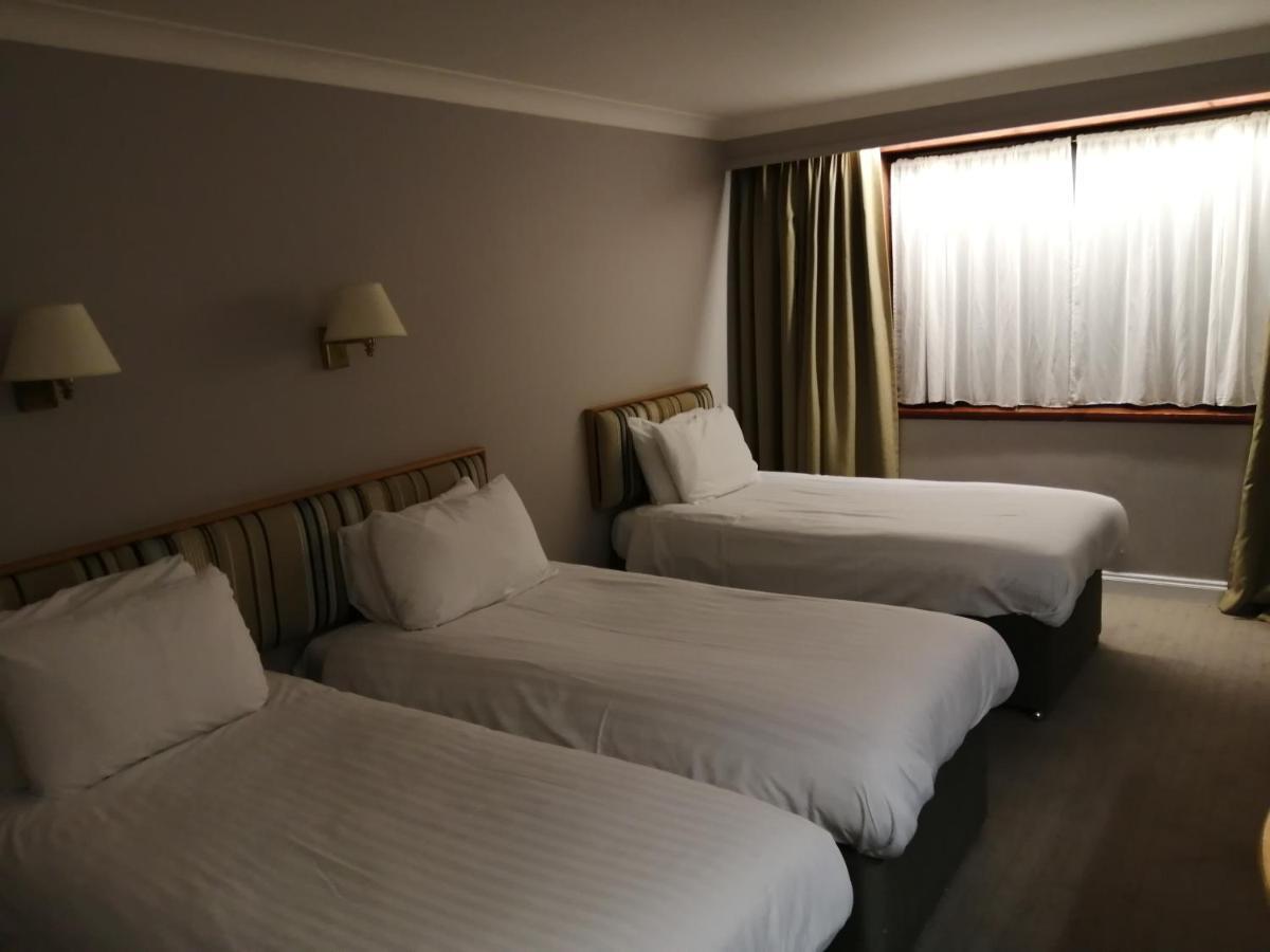 Standard Room With Three Single Beds